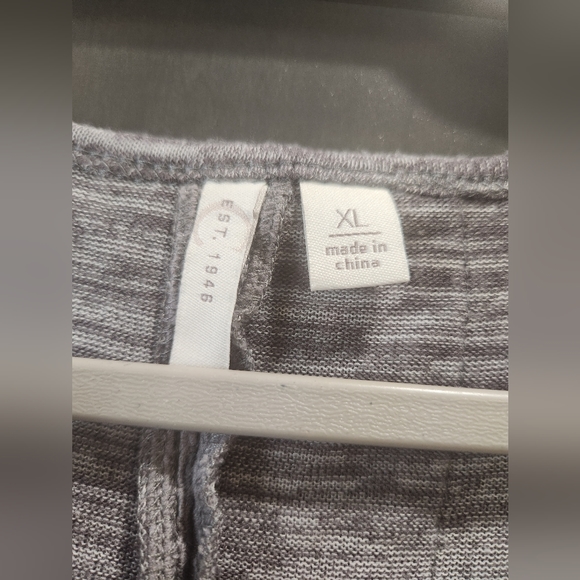 Gray women's top - Picture 3 of 3